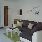 Frate 아파트 *