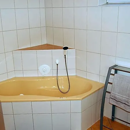 Frate Apartment *